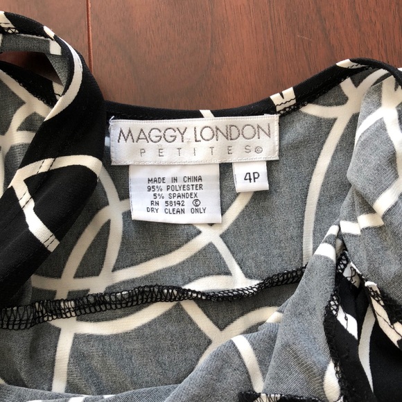 Geometric patterned dress - Picture 6 of 6